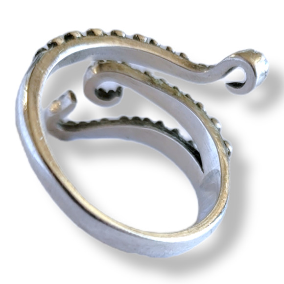 925 Silver Antiqued Carpal Knobs on Kraken Octopus Tentacle Bypass ring … - Picture 3 of 7